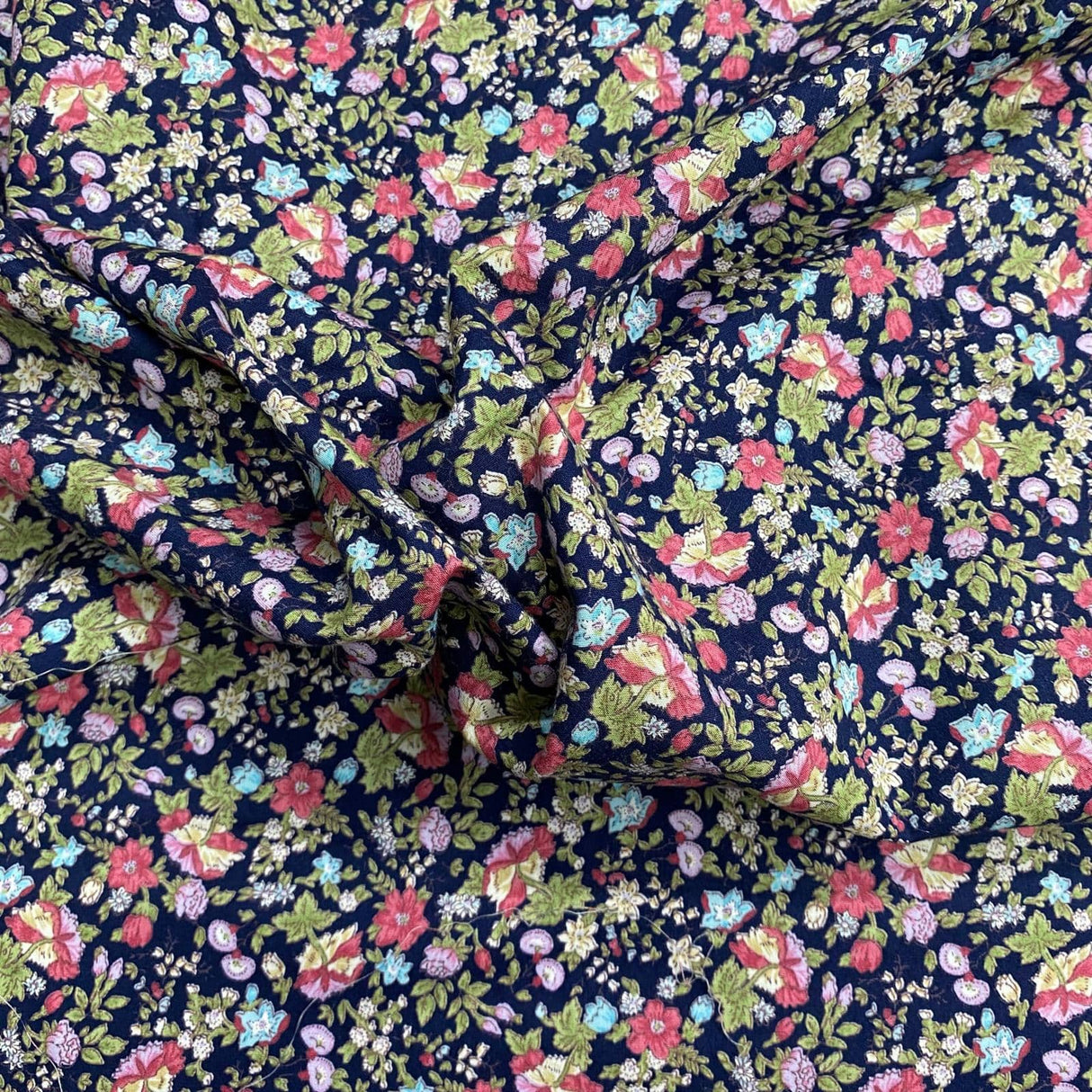 Pound A Metre Per Metre Per Metre Beautiful Digitally Printed 100% Cotton- 45" Wide (Garden) (Cotton-Deal)