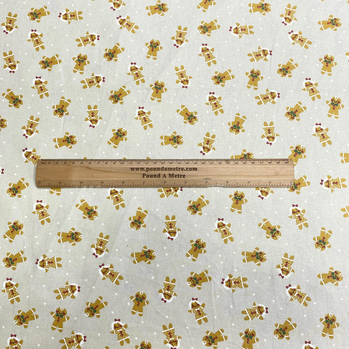 Pound A Metre Per Metre Per Metre Beautiful Digitally Printed 100% Cotton- 45" Wide (Gingerbread)