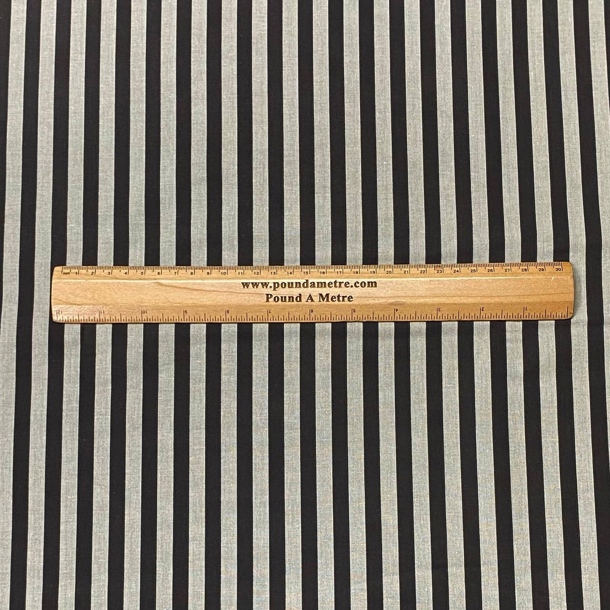 Pound A Metre Per Metre Per Metre Beautiful Digitally Printed 100% Cotton- 45" Wide (Grey & Black)