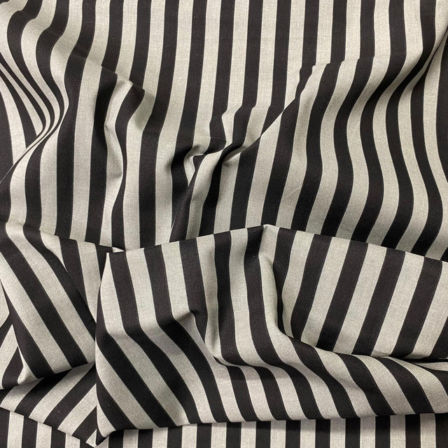 Pound A Metre Per Metre Per Metre Beautiful Digitally Printed 100% Cotton- 45" Wide (Grey & Black)