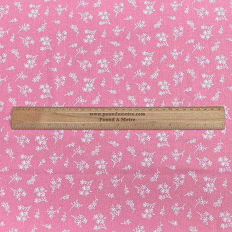 Pound A Metre Per Metre Per Metre Beautiful Digitally Printed 100% Cotton- 45" Wide (Pink Floral)