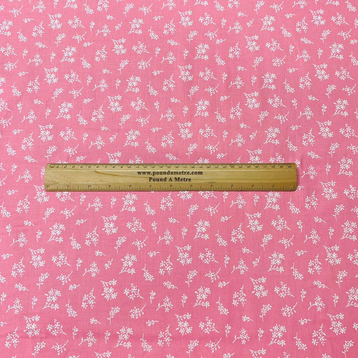 Pound A Metre Per Metre Per Metre Beautiful Digitally Printed 100% Cotton- 45" Wide (Pink Floral)