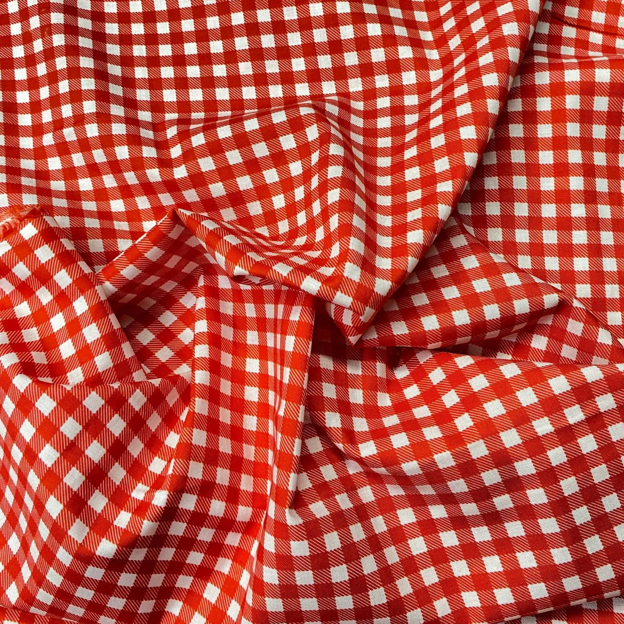 Pound A Metre Per Metre Per Metre Beautiful Digitally Printed 100% Cotton- 45" Wide (Red Checks)