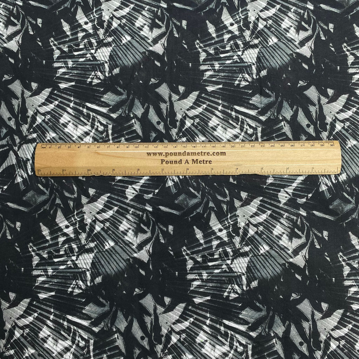 Pound A Metre Per Metre Per Metre Digitally Printed 100% Cotton- 45" Wide (Ninja)