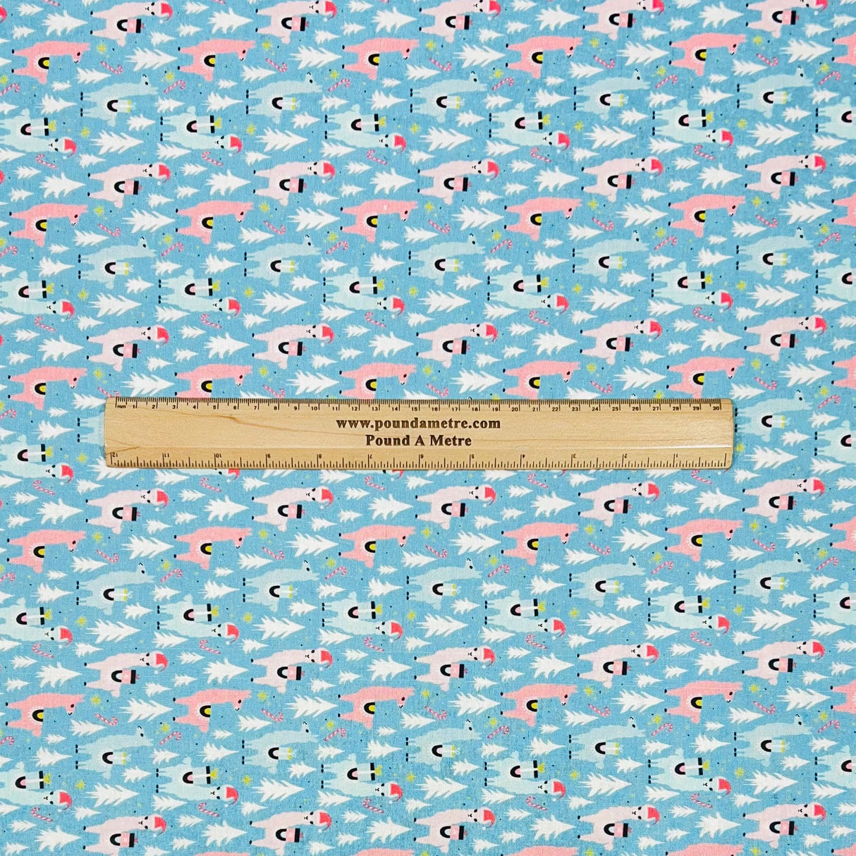 Pound A Metre Per Metre Per Metre Digitally Printed Christmas 100% Cotton- 45" Wide (Hat)