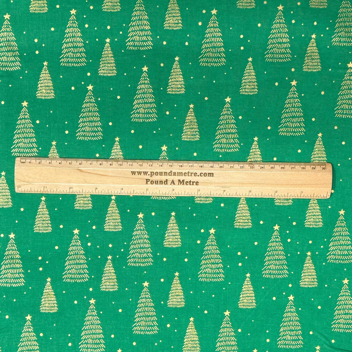 Pound A Metre Per Metre Per Metre Digitally Printed Gold Foil Christmas 100% Cotton- 45" Wide (Green Christmas Tree)