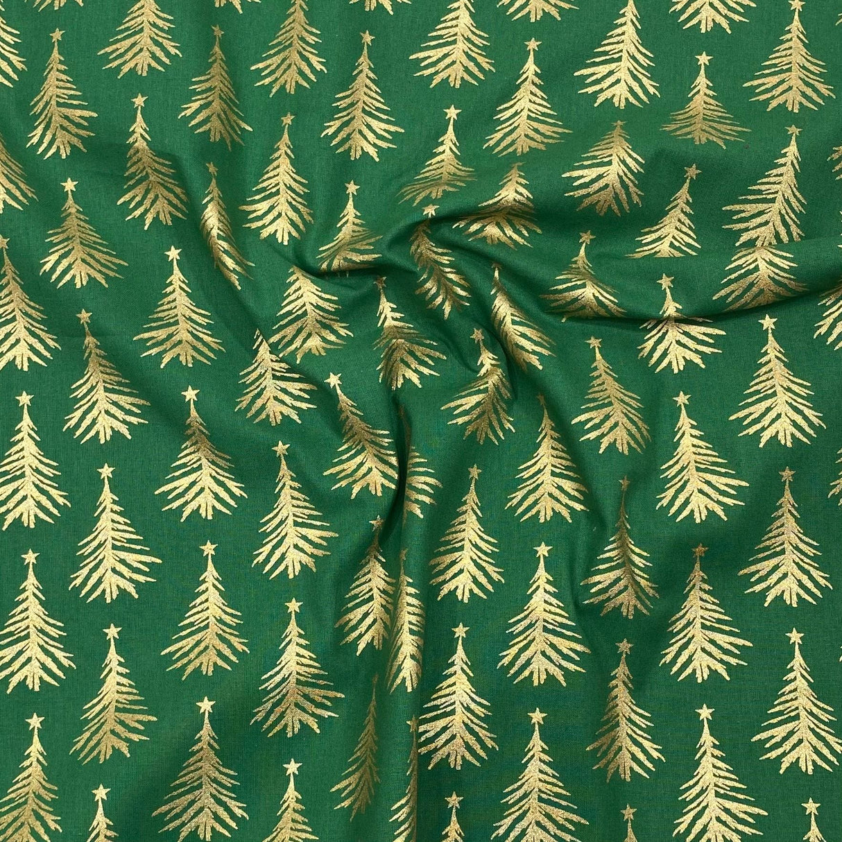 Pound A Metre Per Metre Per Metre Digitally Printed Gold Foil Christmas 100% Cotton- 45" Wide (Green Tree)