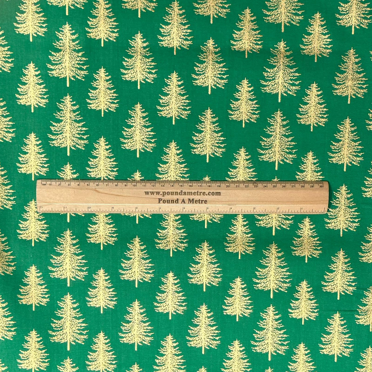 Pound A Metre Per Metre Per Metre Digitally Printed Gold Foil Christmas 100% Cotton- 45" Wide (Green Tree)