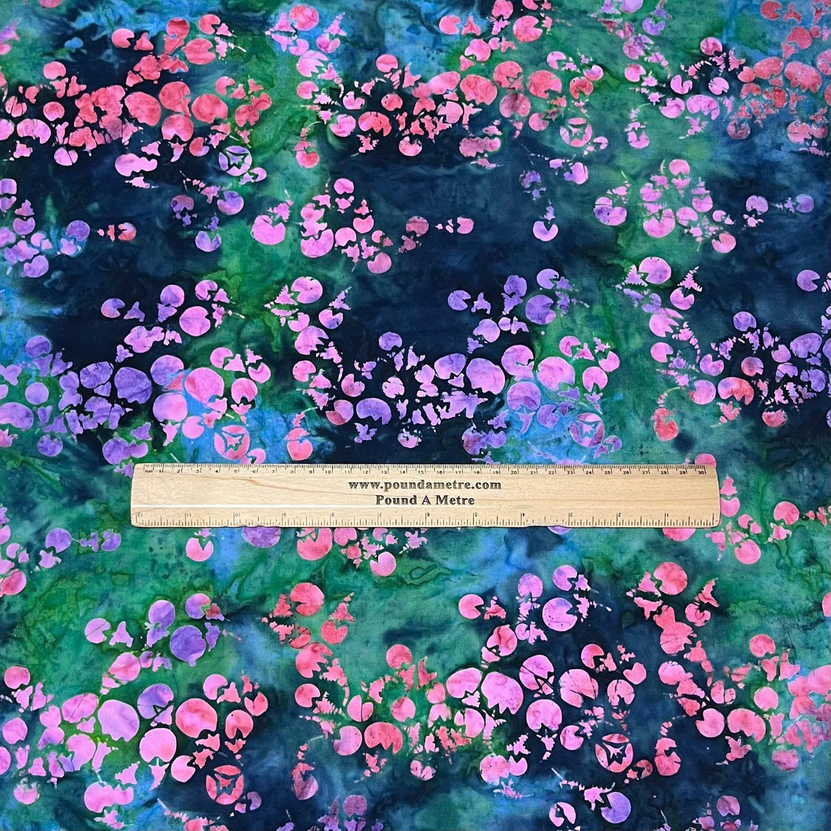 Pound A Metre Per Metre Luxurious Quality 100% Indian Cotton Batik - 45" Wide (Frog)