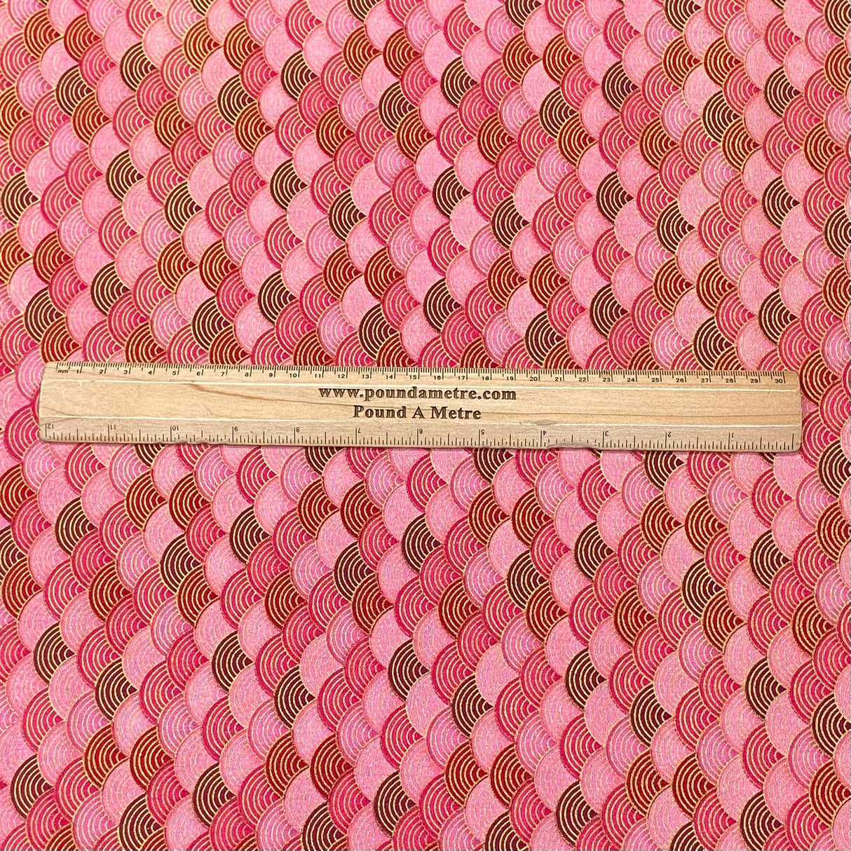 Pound A Metre Per Metre Per Metre Oriental Gold Foil Printed Cotton - 55" Wide (Pink Waves)
