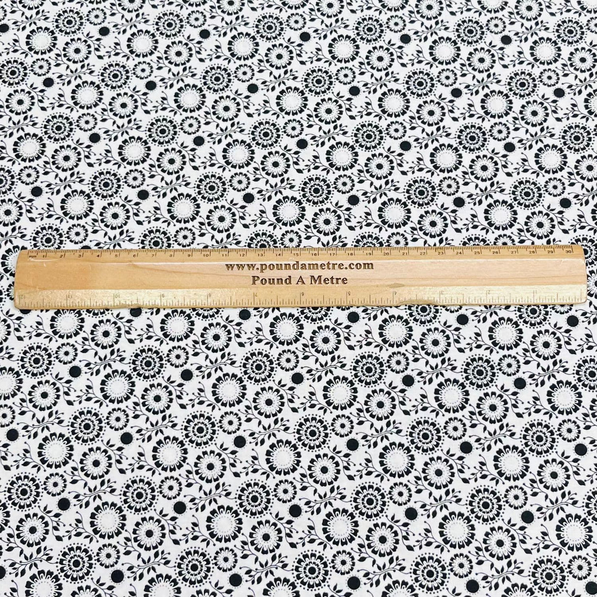Pound A Metre Per Metre Premium Digital Cotton 45'' Wide (Floral)