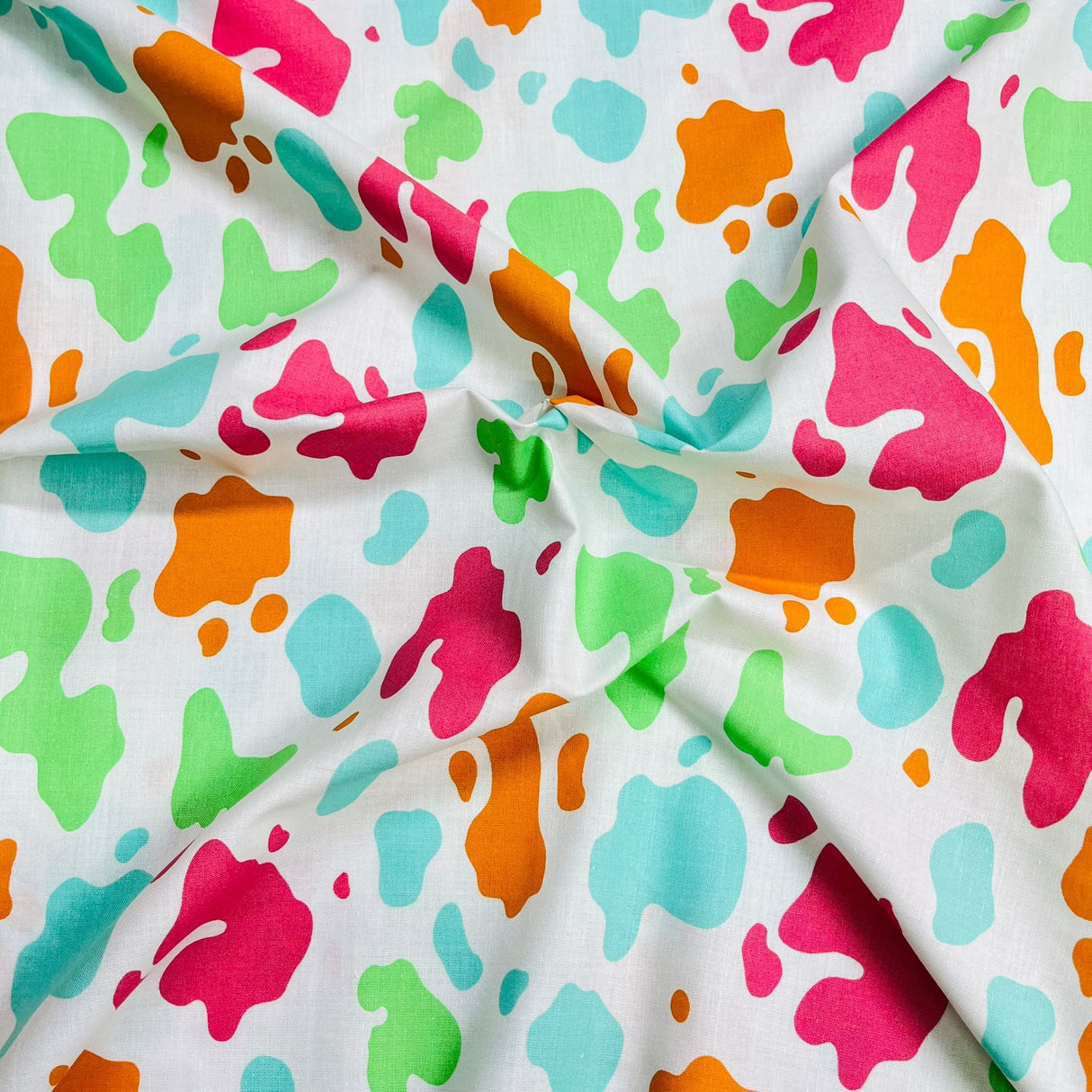 Pound A Metre Per Metre Premium Digital Cotton 45'' Wide (Paint Splash)