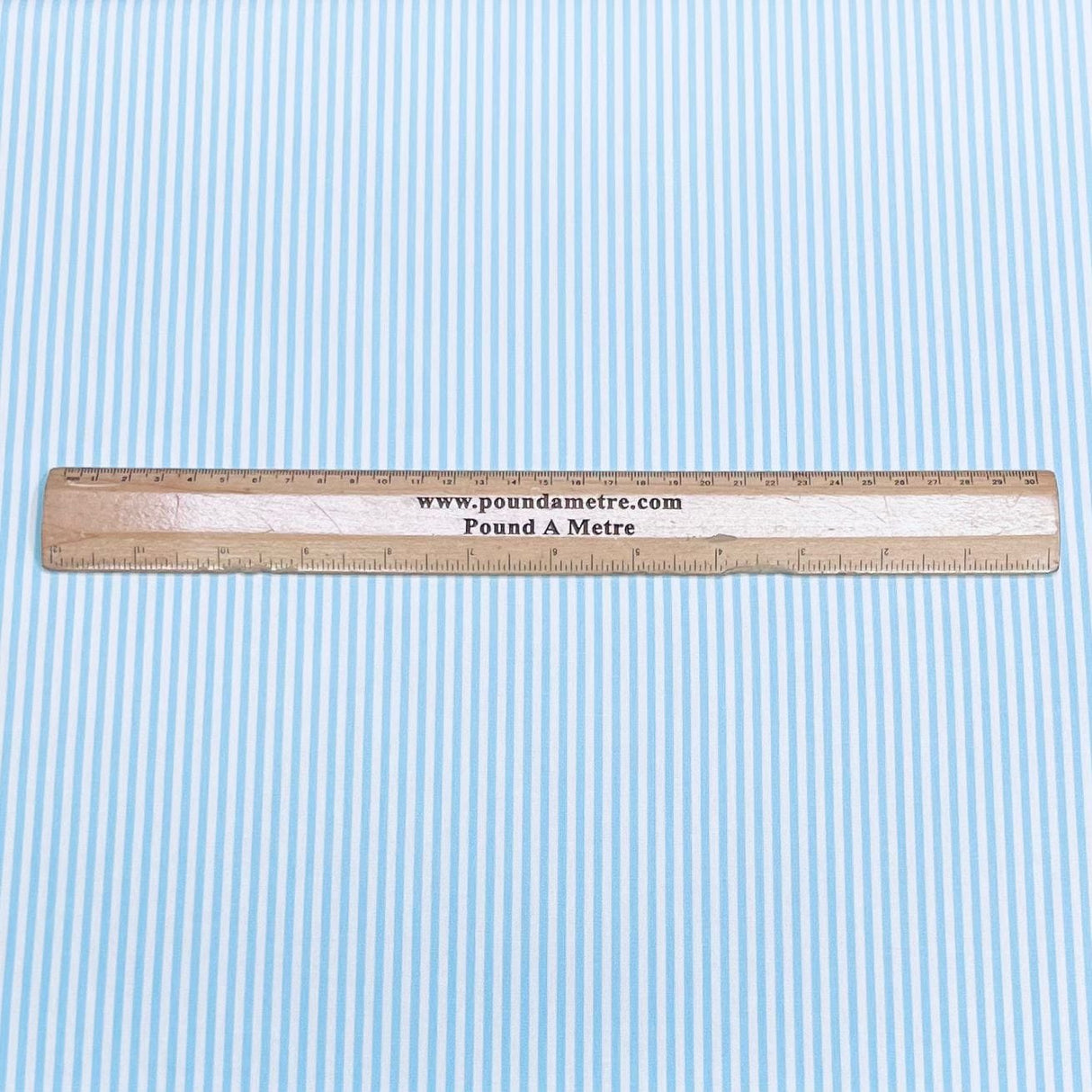 Pound A Metre Per Metre Premium Digital Cotton 45'' Wide (Sky & White)