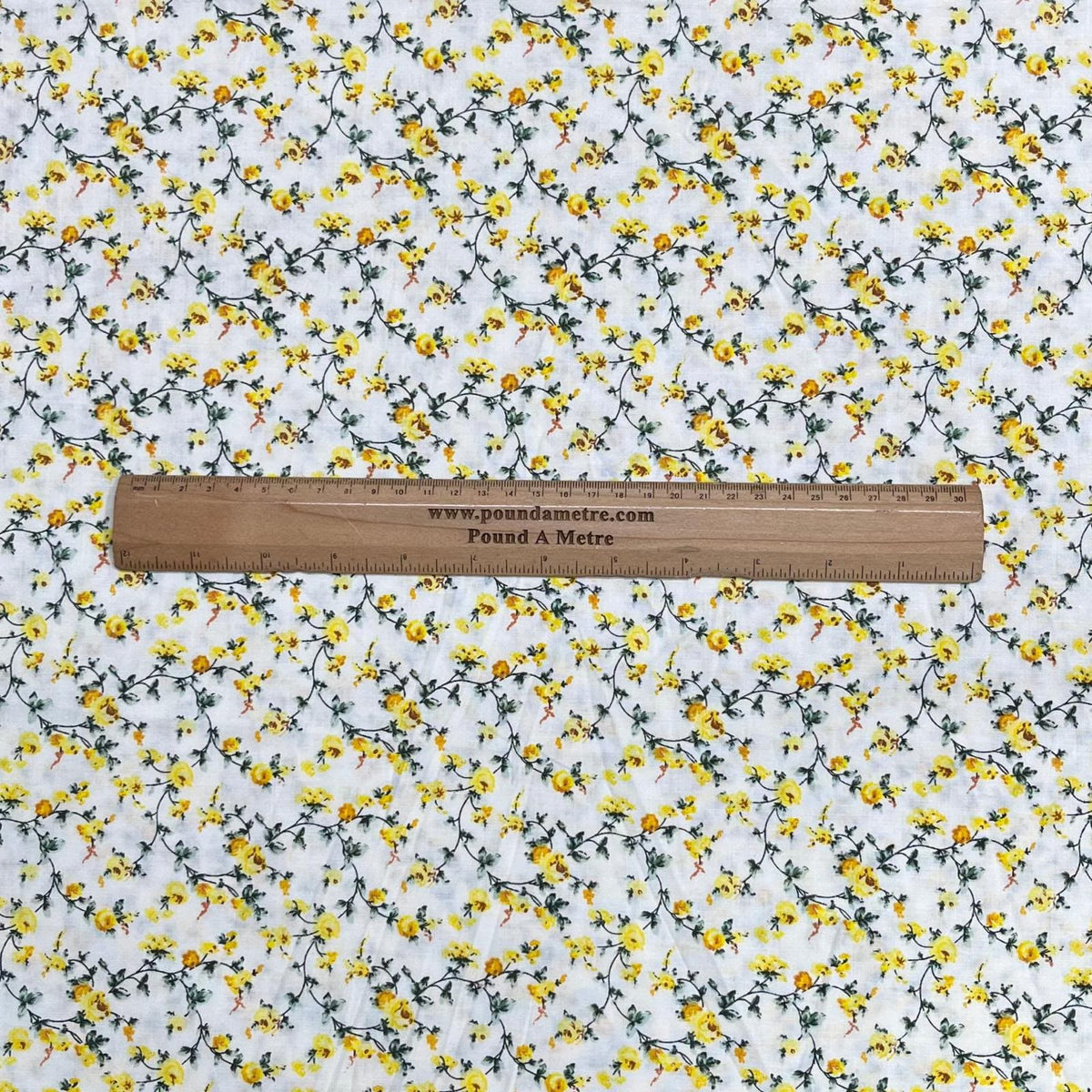 Pound A Metre Per Metre Premium Digital Printed Cotton 45'' Wide (Daisy)