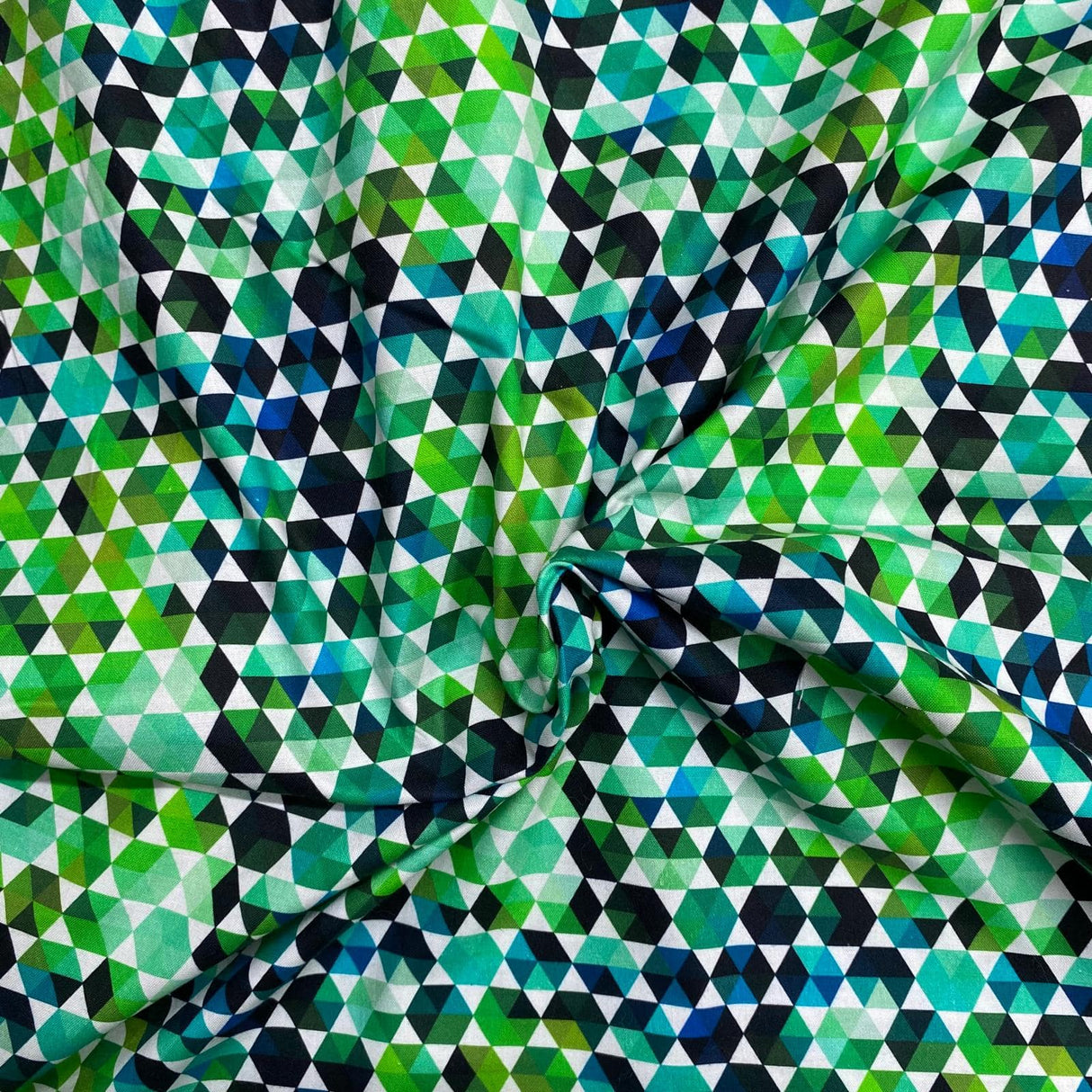 Pound A Metre Per Metres Luxury Printed Cotton – 45" Wide- (Hexagon) (EOL)