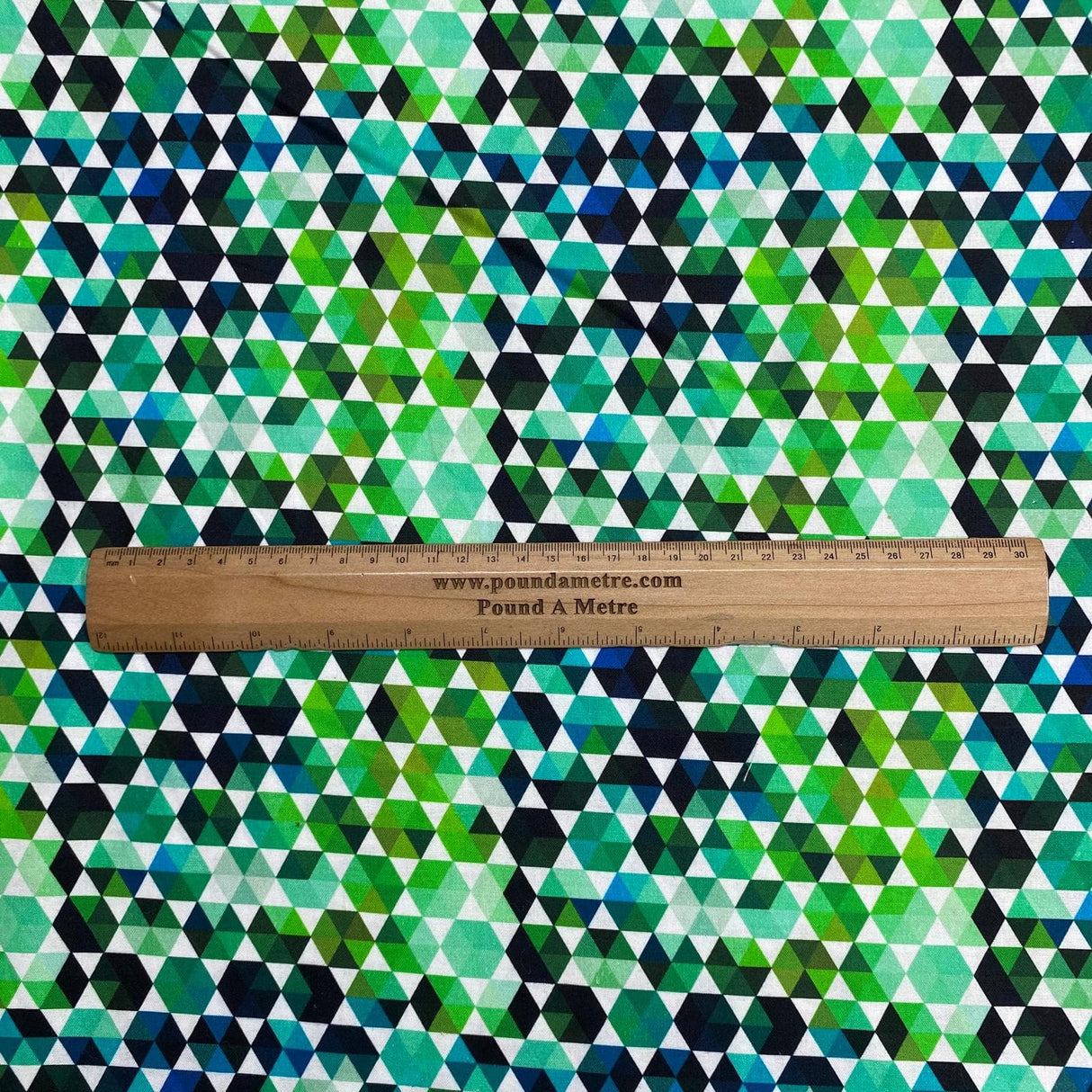 Pound A Metre Per Metres Luxury Printed Cotton – 45" Wide- (Hexagon) (EOL)