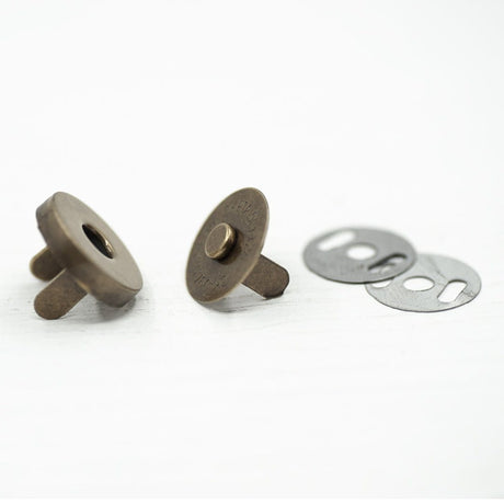 Pound A Metre Antique Brass / Pack Of 4 18mm Magnetic Fasteners For Bags- 4 Cols- Complete Pack Of 4