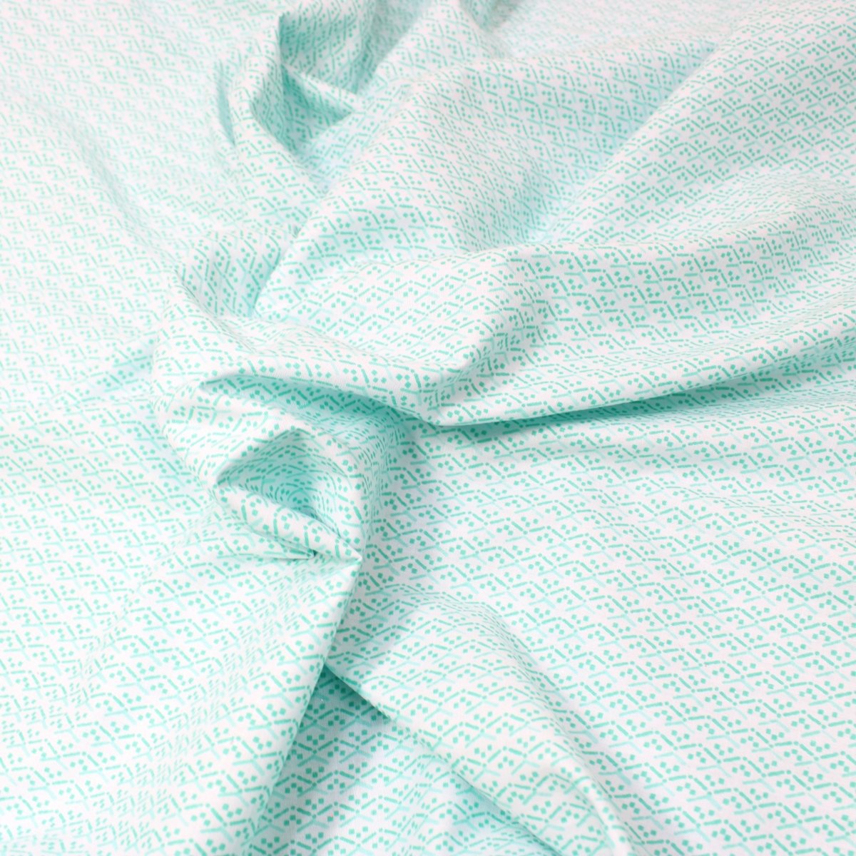 5 Metres Premium 100% Quality Cotton 36"- Ditsy- Pale Mint - Pound A Metre